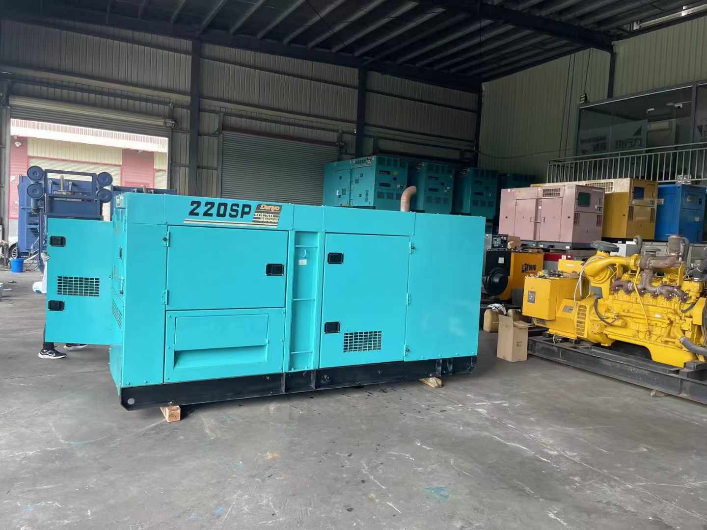 鄂伦春800kW 柴油发电机的输出电流波动范围是多少？