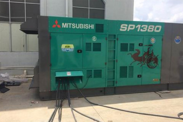 鄂伦春为什么有些柴油发电机组的输出电压可以调节？