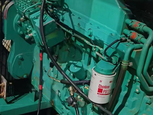 鄂伦春如何确定新的发电机组控制系统是否与原系统兼容？