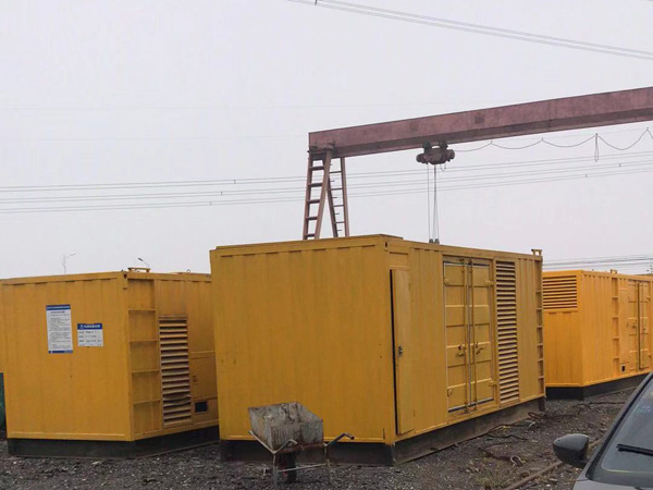 鄂伦春100kw柴油发电机组每小时油耗？